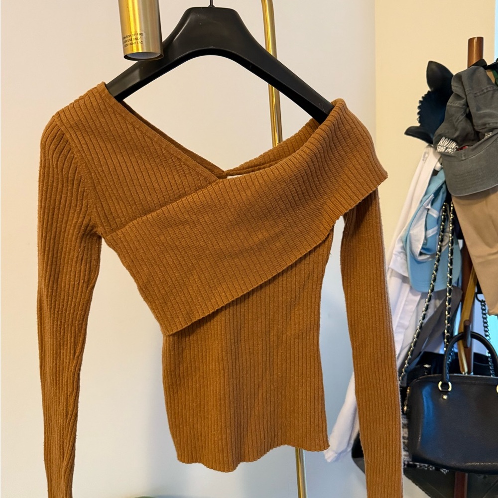 Lovers + Friends Brown Off-the-Shoulder Sweater